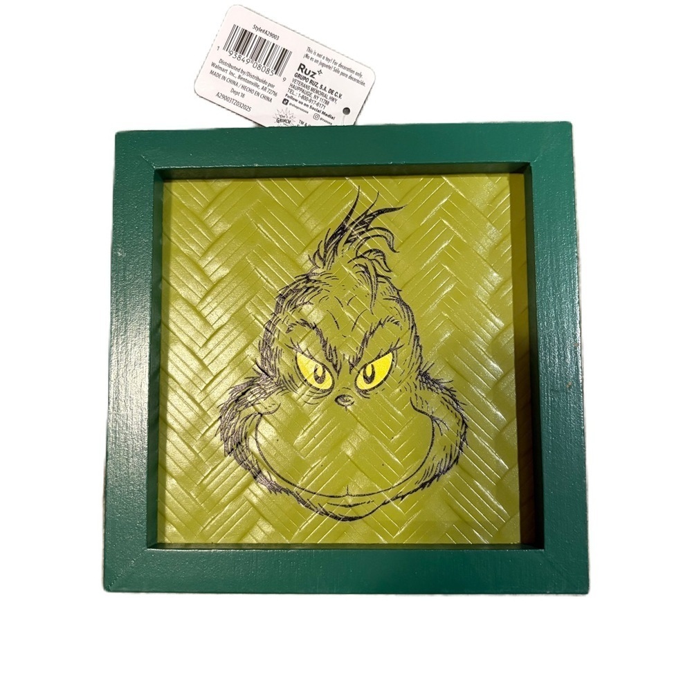 Dr. Seuss Grinch Square Hanging Decor Sign NEW Christmas Green Wood Metal
